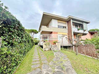 Casa Semi Indipendente in Vendita a Pietrasanta, 650'000€, 150 m²