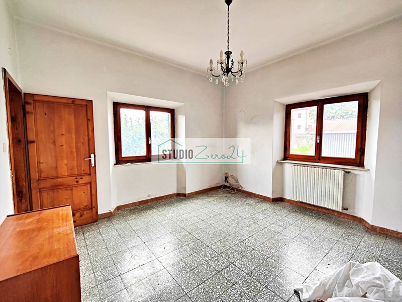 Casa Semi Indipendente in Vendita a Seravezza, 225'000&euro;, 150 m²
