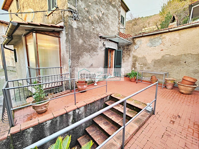 Casa Semi Indipendente in Vendita a Pietrasanta, 100'000€, 70 m²