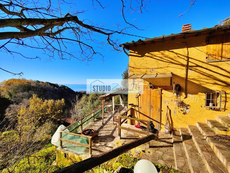 Casa Semi Indipendente in Vendita a Pietrasanta, 250'000€, 60 m²