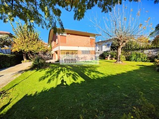 Villa in Vendita a Forte dei Marmi, 950'000€, 210 m²