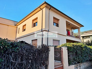 Quadrilocale in Vendita a Pietrasanta, 290'000€, 110 m²