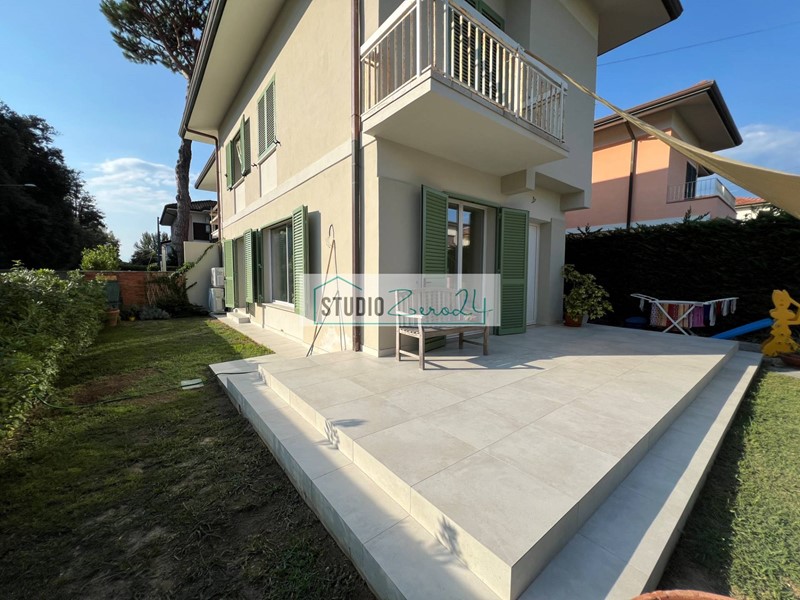 Casa Semi Indipendente in Vendita a Pietrasanta, 825'000€, 150 m²