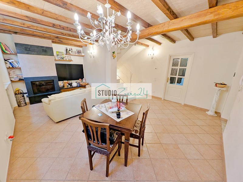 Casa Semi Indipendente in Vendita a Seravezza, 450'000&euro;, 180 m²