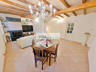 Casa Semi Indipendente in Vendita a Seravezza, 450'000&euro;, 180 m²