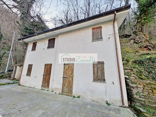 Casa Indipendente in Vendita a Stazzema, 180'000€, 100 m²