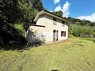 Rustico in Vendita a Pietrasanta, 150'000€, 50 m²
