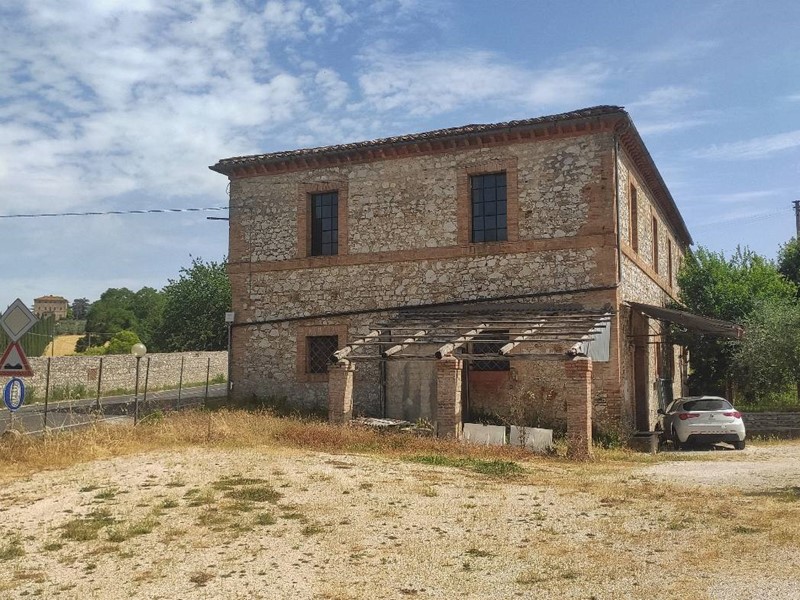 Magazzino in Vendita a Amelia, 265'000€, 462 m²