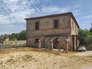 Magazzino in Vendita a Amelia, 265'000€, 462 m²