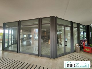Immobile commerciale in Affitto a Amelia, 950€, 185 m²