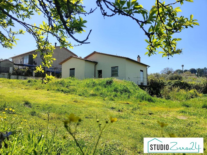Casa Indipendente in Vendita a Amelia, 119'000€, 161 m²