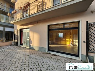 Immobile commerciale in Affitto a Amelia, 350€, 43 m²