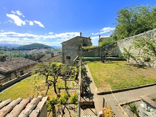 Appartamento in Vendita a Amelia, 285'000€, 266 m²