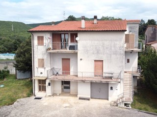 Trilocale in Vendita a Amelia, 39'000€, 86 m²