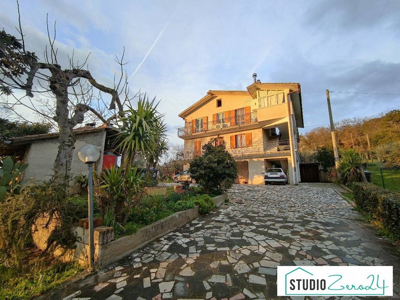 Quadrilocale in Vendita a Giove, 75'000€, 78 m²
