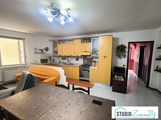 Trilocale in Vendita a Amelia, 70'000€, 91 m²