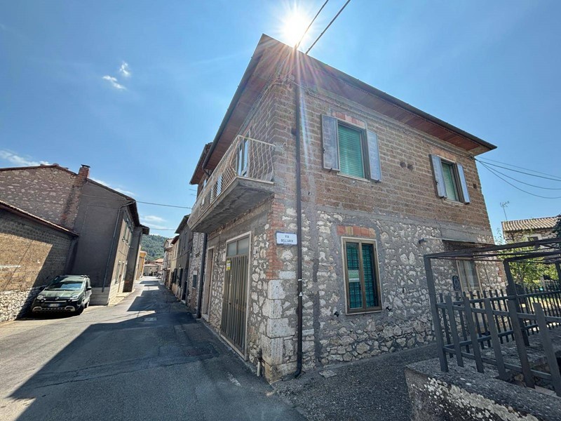 Casa Indipendente in Vendita a Guardea, 100'000&euro;, 124 m²