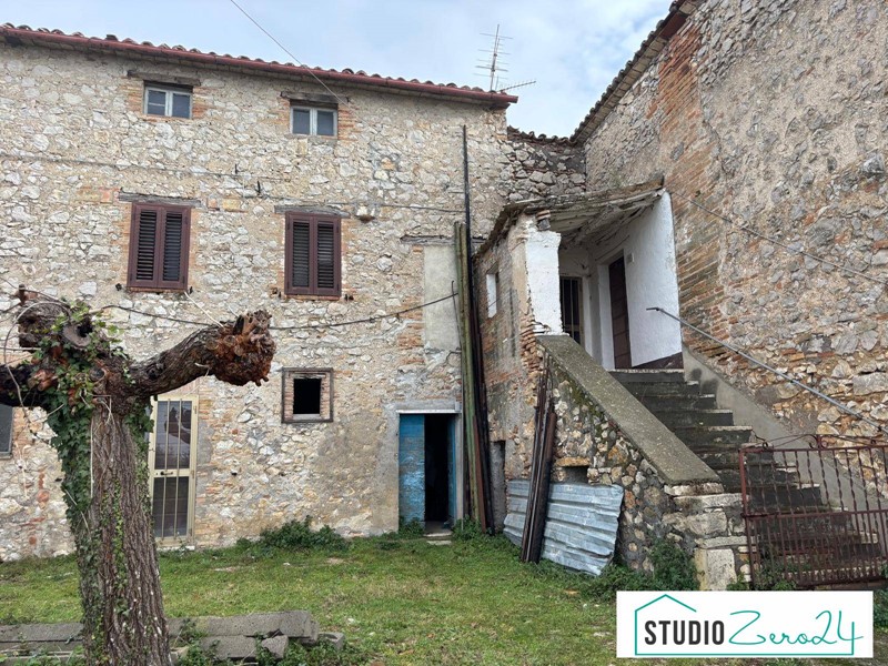 Rustico in Vendita a Guardea, 80'000&euro;, 200 m²