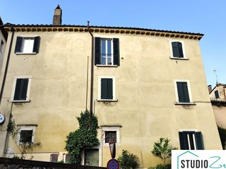 Trilocale in Vendita a Amelia, 97'000€, 99 m²