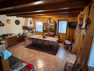 Casa Semi Indipendente in Vendita a Borgo Valbelluna, 69'000€, 80 m²