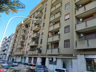 Appartamento in Vendita a Palermo, 280'000€, 223 m²
