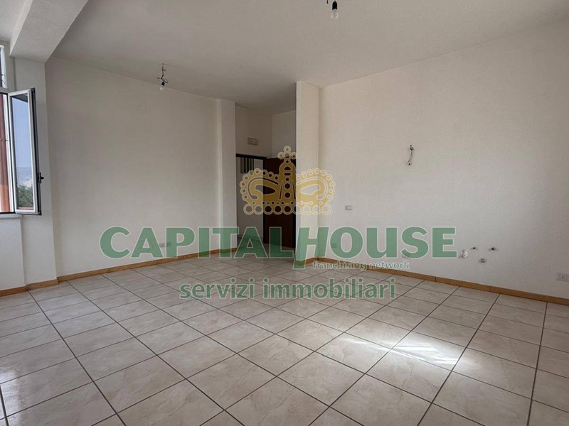 Bilocale in Vendita a Saviano, 120'000€, 80 m²