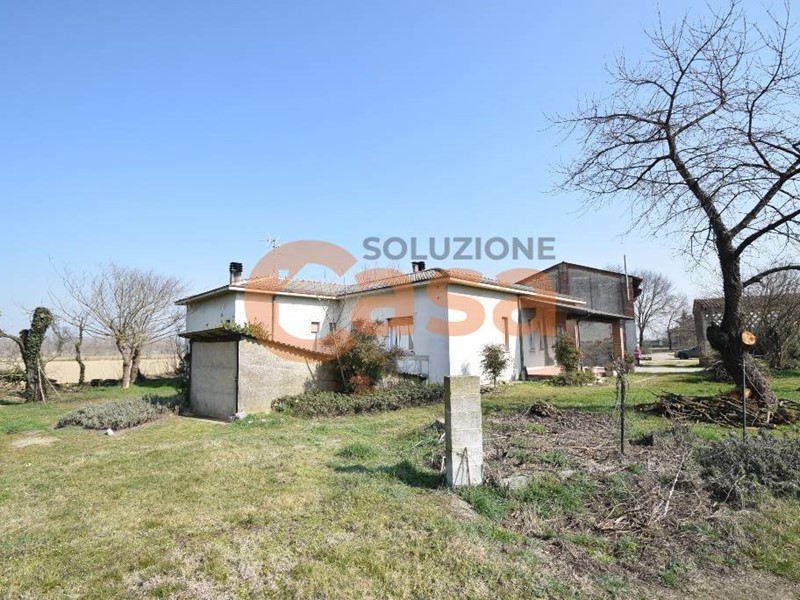 Villa in Vendita a Caselle Landi, 130'000€, 160 m²