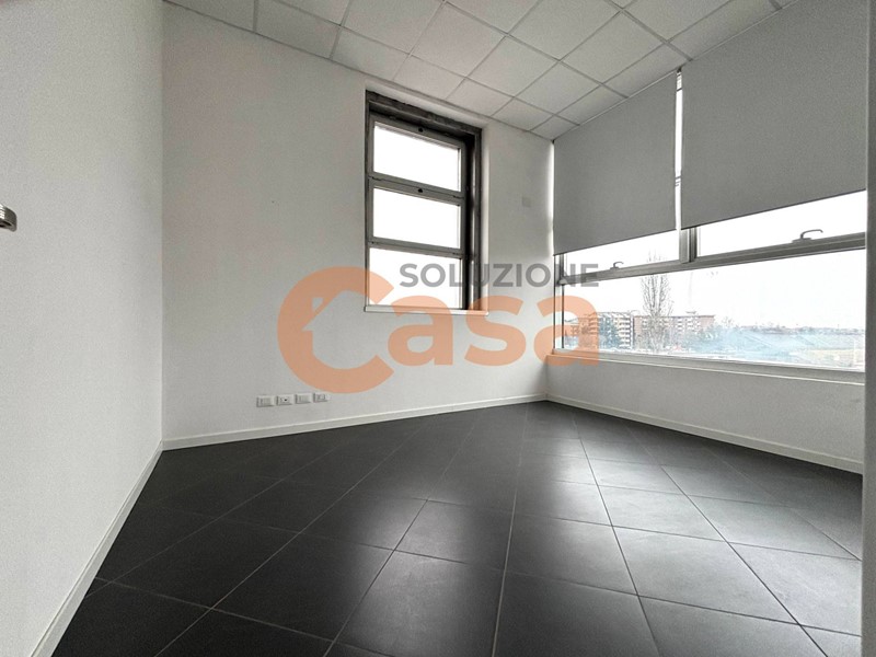 Ufficio in Affitto a Piacenza, 1'000€, 110 m²