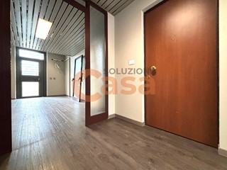 Ufficio in Affitto a Piacenza, 2'000€, 250 m²
