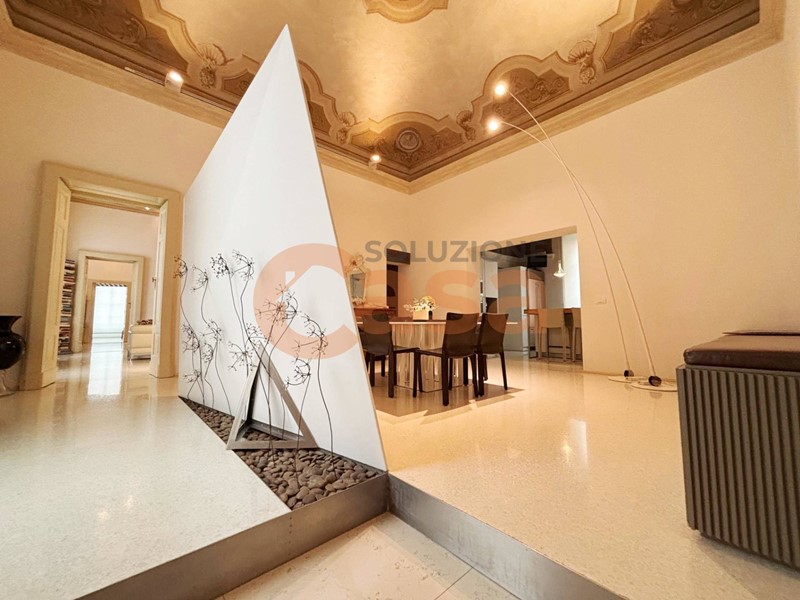 Quadrilocale in Vendita a Piacenza, 300 m²