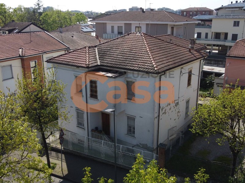 Casa Indipendente in Vendita a Piacenza, 305'000€, 290 m²