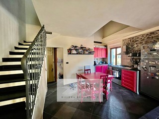 Casa Indipendente in Vendita a Ceriale, 329'000€, 166 m²