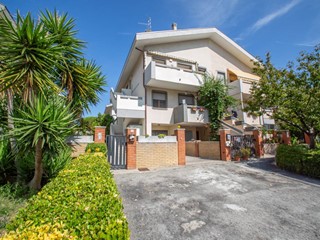 Casa Semi Indipendente in Vendita a Francavilla al Mare, 255'000€, 215 m²