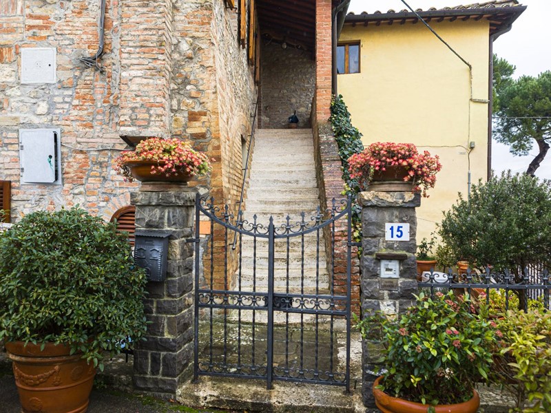 Casa Indipendente in Vendita a Siena, 680'000€, 288 m²