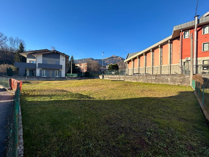 Terreno industriale in Vendita a Clusone, 100'000€, 600 m²