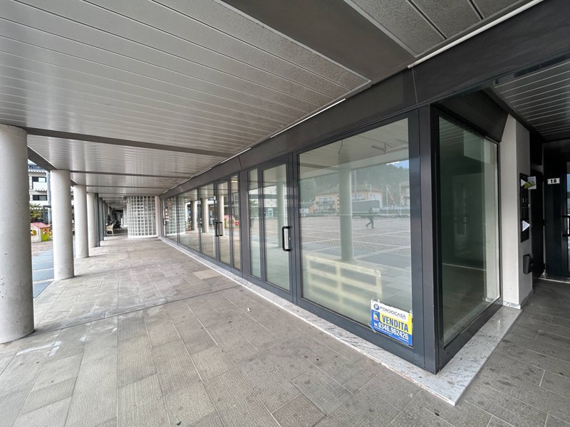 Ufficio in Vendita a Clusone, 120'000€, 60 m²