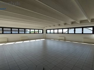 Negozio in Vendita a Treviso, 299'000€, 208 m², con Box