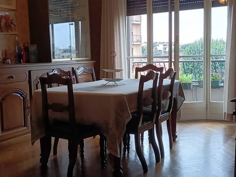 Quadrilocale in Vendita a Busto Arsizio, 215'000€, 160 m²