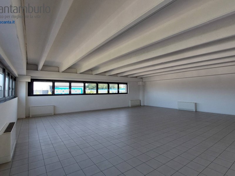 Negozio in Vendita a Treviso, 897'000€, 596 m², con Box