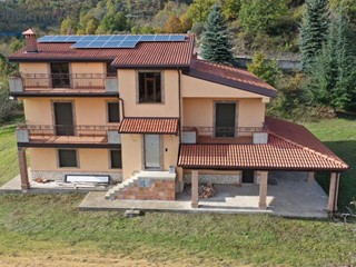 Casa Indipendente in Vendita a Acri, 350'000€, 317 m²