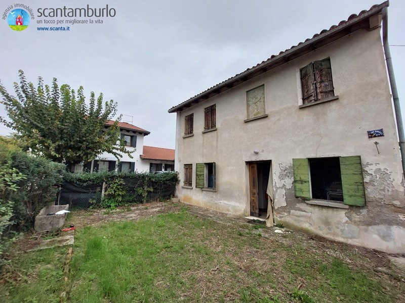 Casa Indipendente in Vendita a Ponzano Veneto, 85'000€, 200 m²
