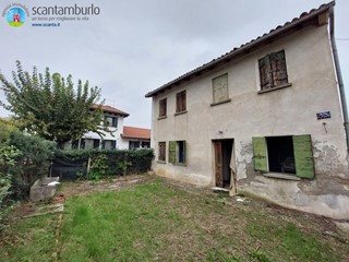 Casa Indipendente in Vendita a Ponzano Veneto, 85'000€, 200 m²