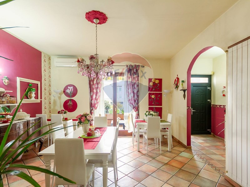 Casa Semi Indipendente in Vendita a Brembate, 355'000€, 225 m²