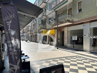 Immobile commerciale in Vendita a Pescara, 750'000€, 260 m²