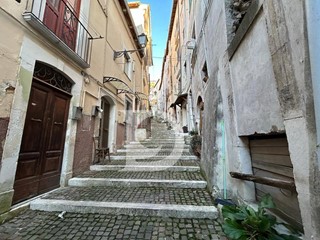 Casa Indipendente in Vendita a Popoli, 25'000€, 95 m²