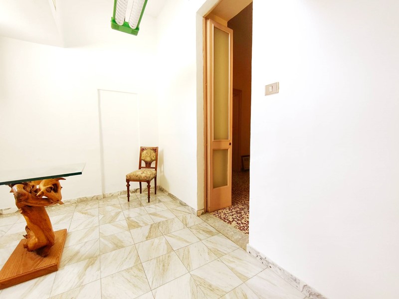 Casa Indipendente in Vendita a Alezio, 165'000€, 260 m²