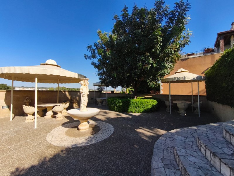 Villa in Vendita a Sannicola, 850'000€, 590 m²