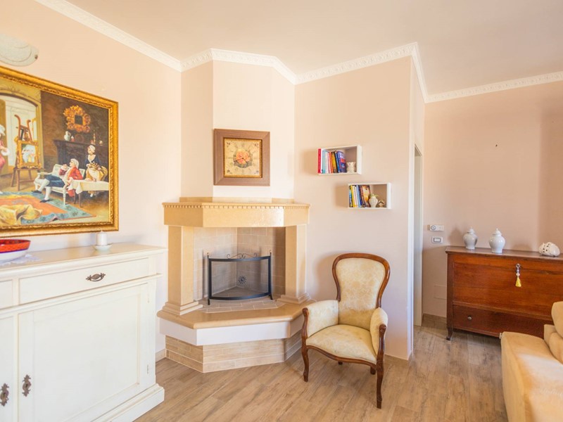 Villa in Vendita a Manduria, 215'000€, 120 m², con Box