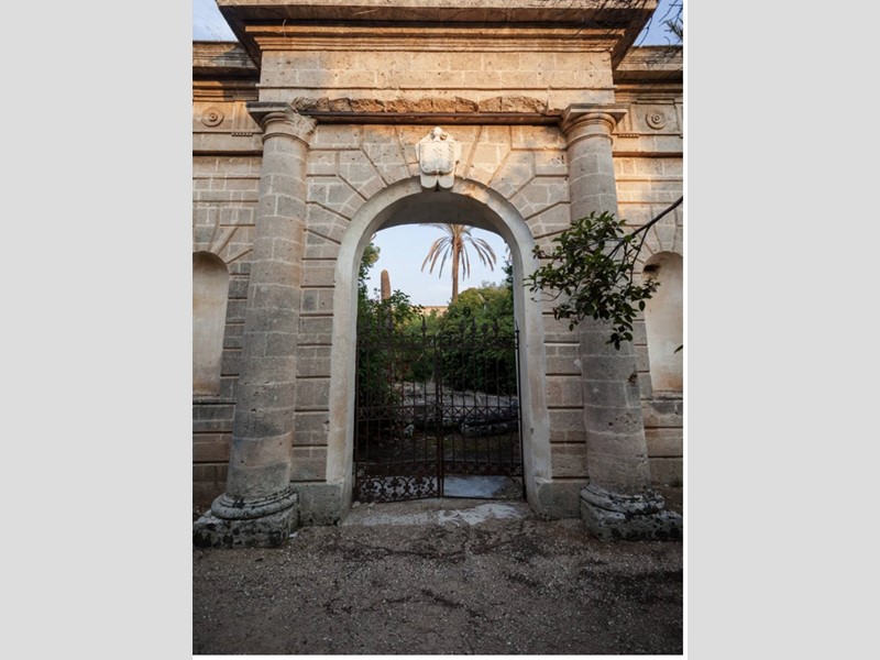 Villa in Vendita a Maruggio, 955'000€, 2500 m², con Box