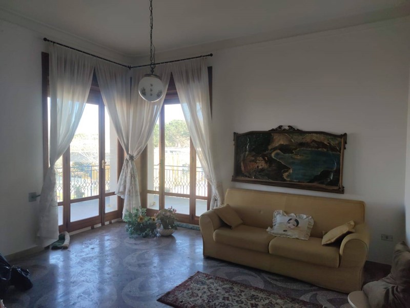 Quadrilocale in Vendita a Lizzanello, 90'000€, 160 m²